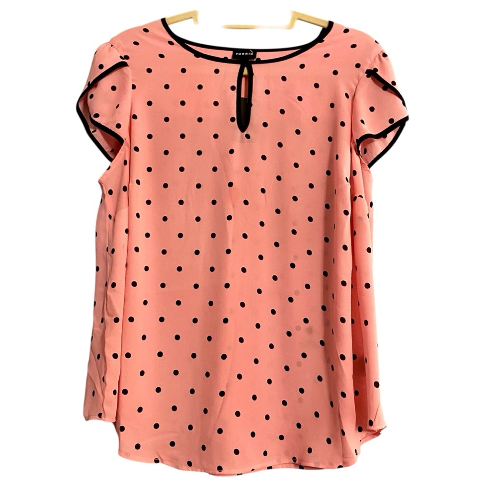 NWT Torrid Coral Pink Black Polka Dot Keyhole Flutter Sleeve Blouse Flutter Sz L